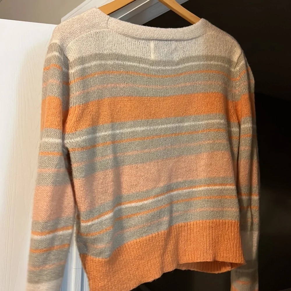 Sweater - Picture 4 of 4